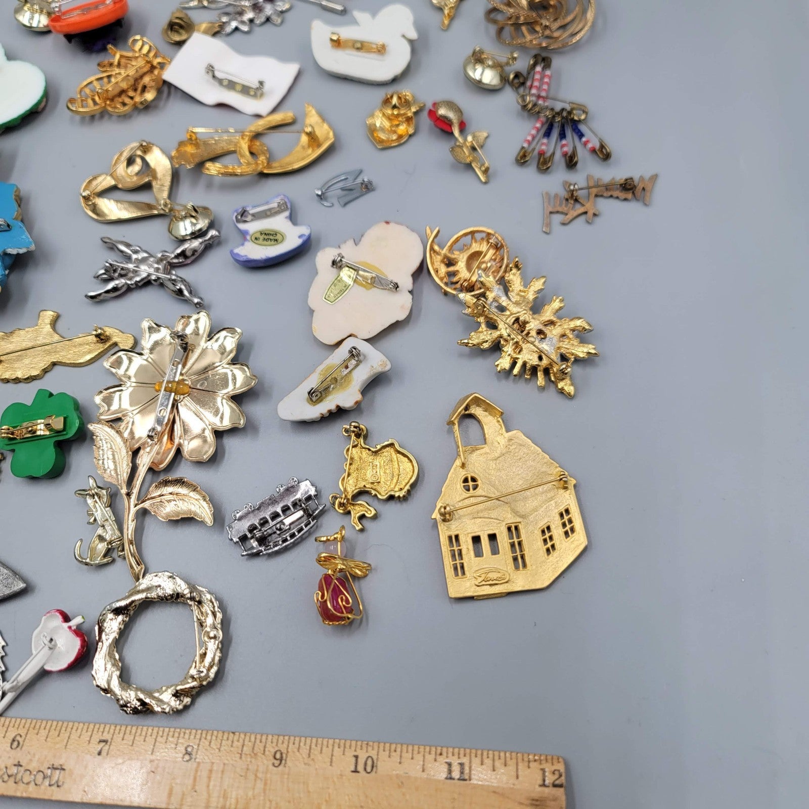 Vtg Brooch Pin Lot of 57 Mixed Types WITH ISSUES! BROKEN Missing stones Craft Lo