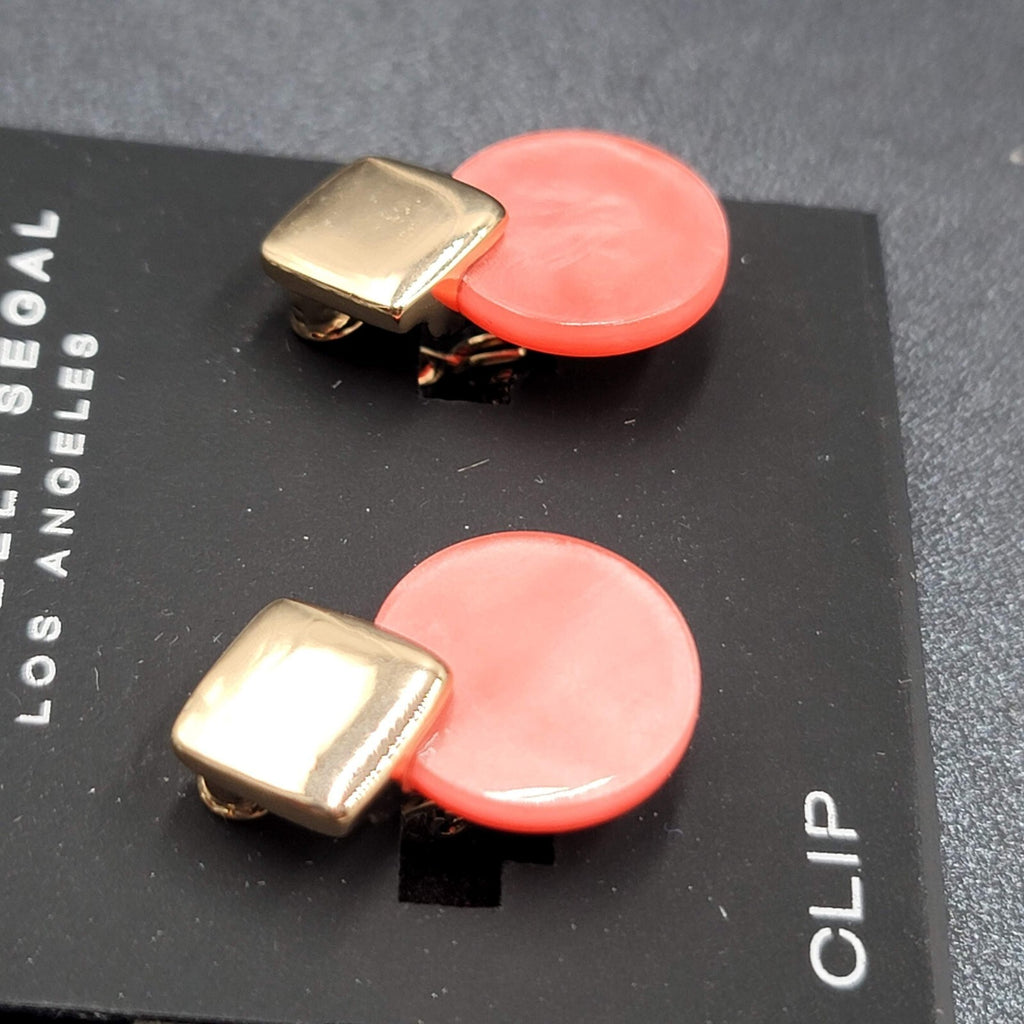 Laundry by Shelli Segal Clip on Earrings Gold tone Pink Mother of Pearl Drop 1"