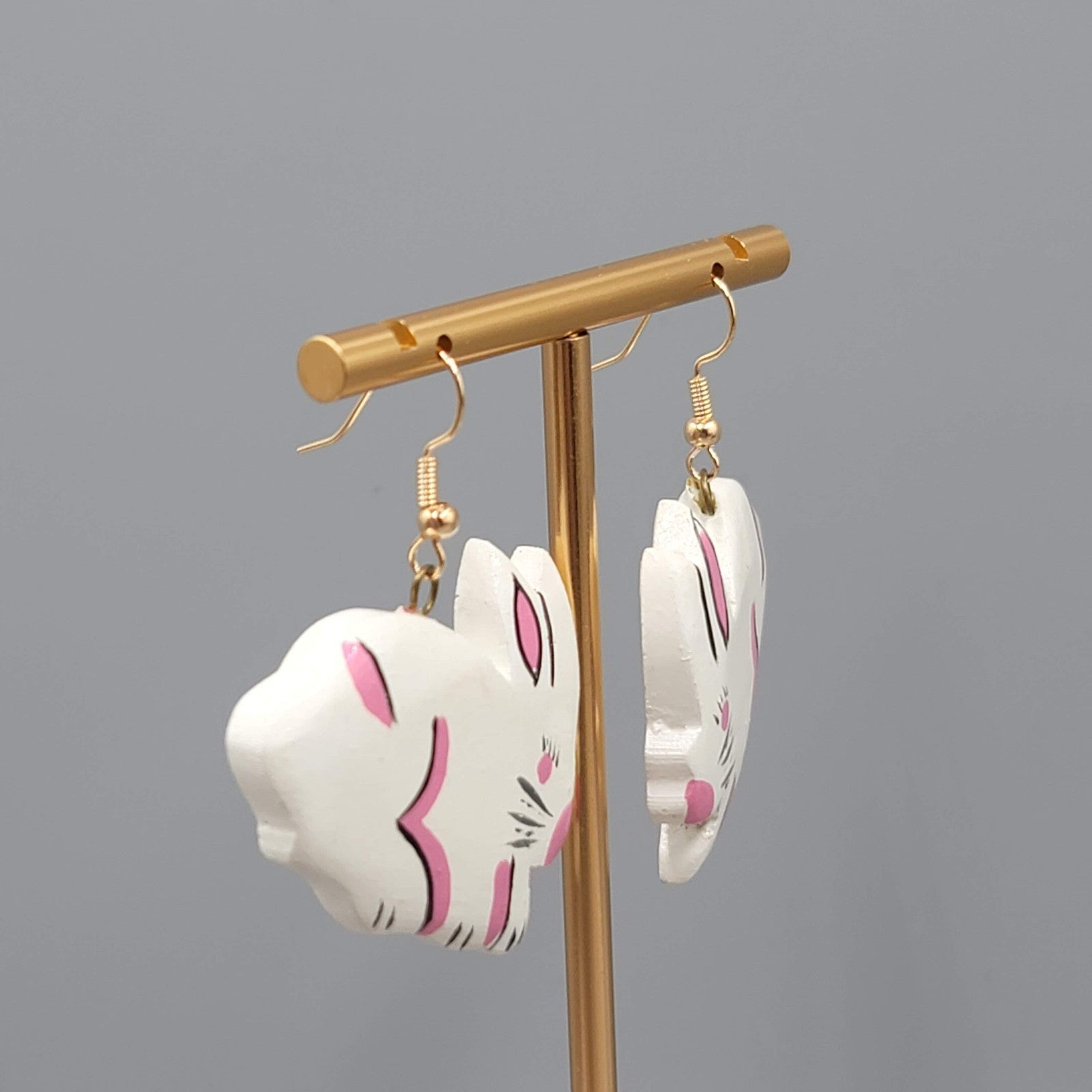 Vintage Wood Bunny Rabbit Pierced Earrings Gold tone Dangle Hand Painted 1.5 in