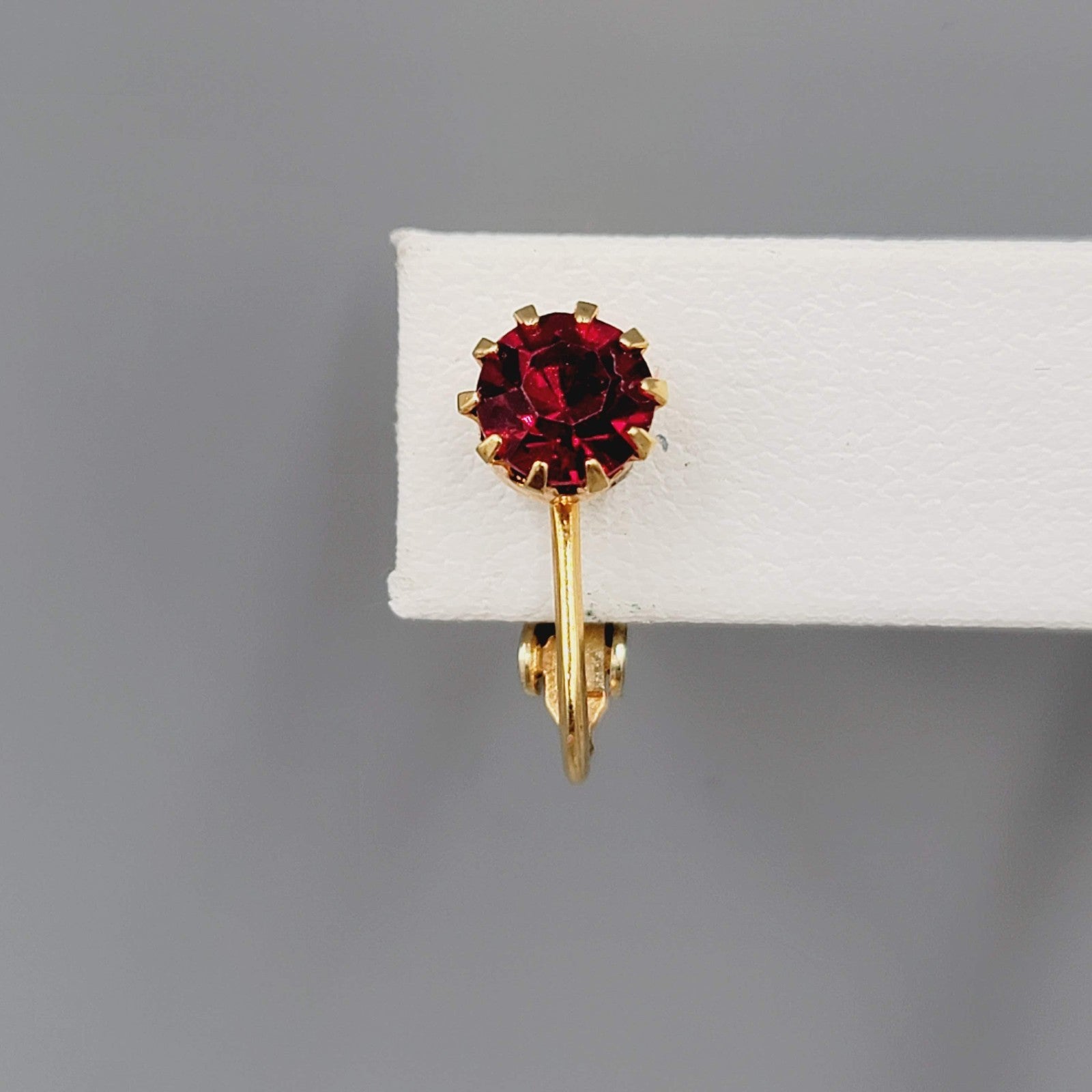 Vintage Red Rhinestone Stud Clip on Earrings Gold tone  1/4 in