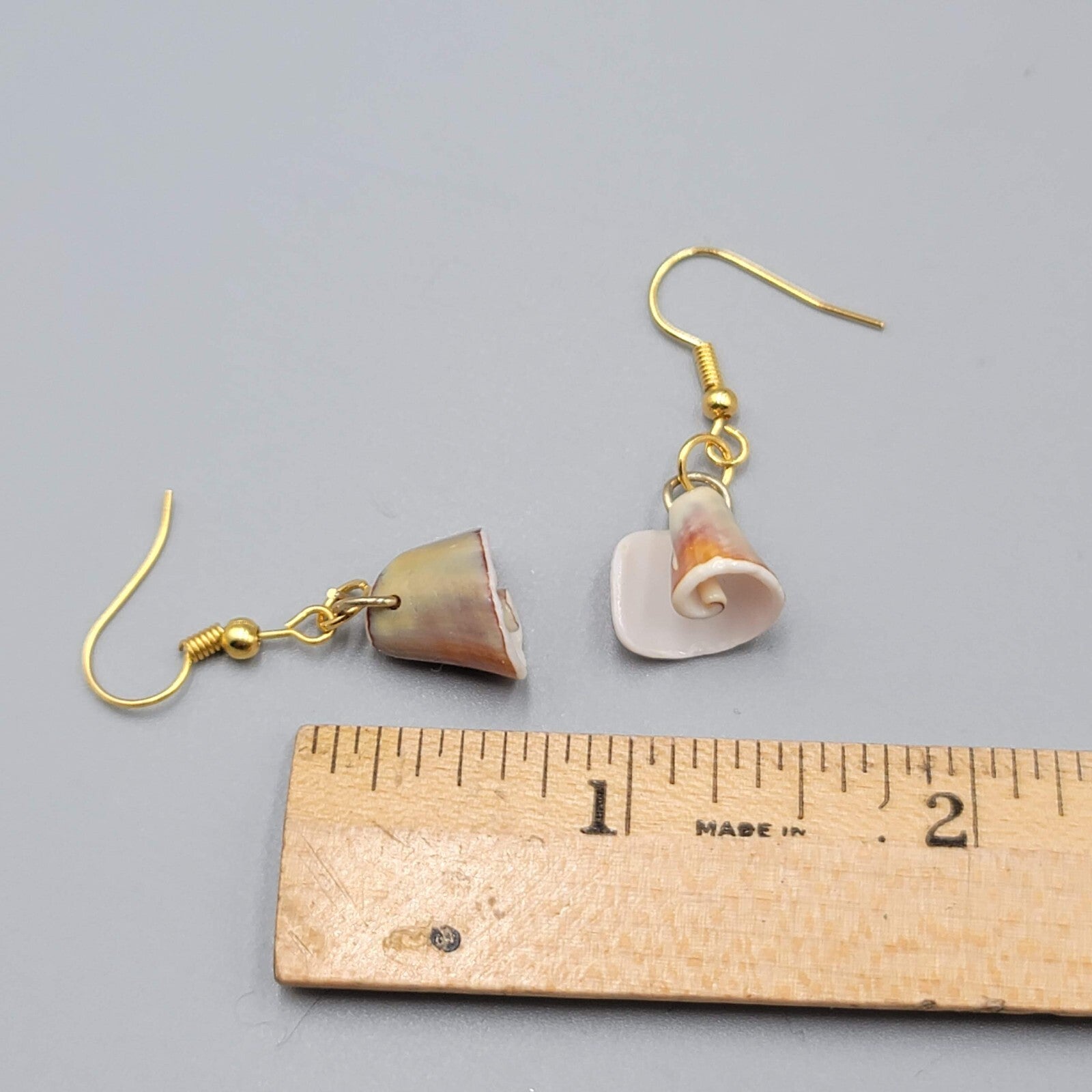 Real Shell Pierced Earrings Gold tone Dangle 3/4"