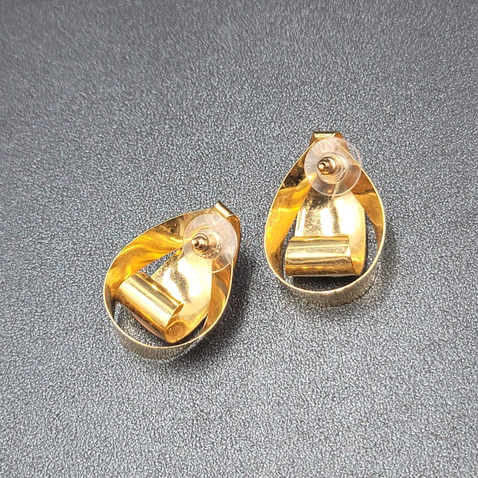 Vintage Pierced Earrings Gold tone Swirl Pink Statement Enamel Drop 1 1/8"