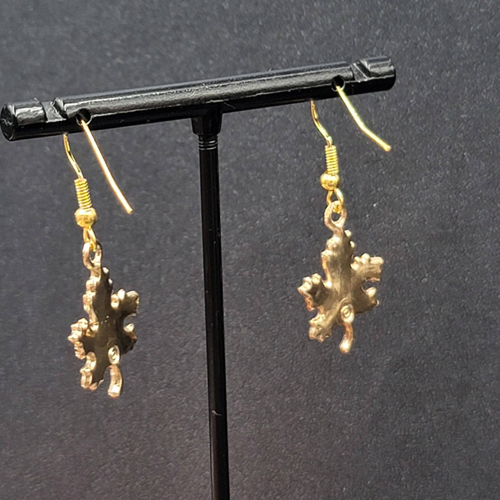 Leaf Pierced Earrings Gold tone Dangle 7/8"