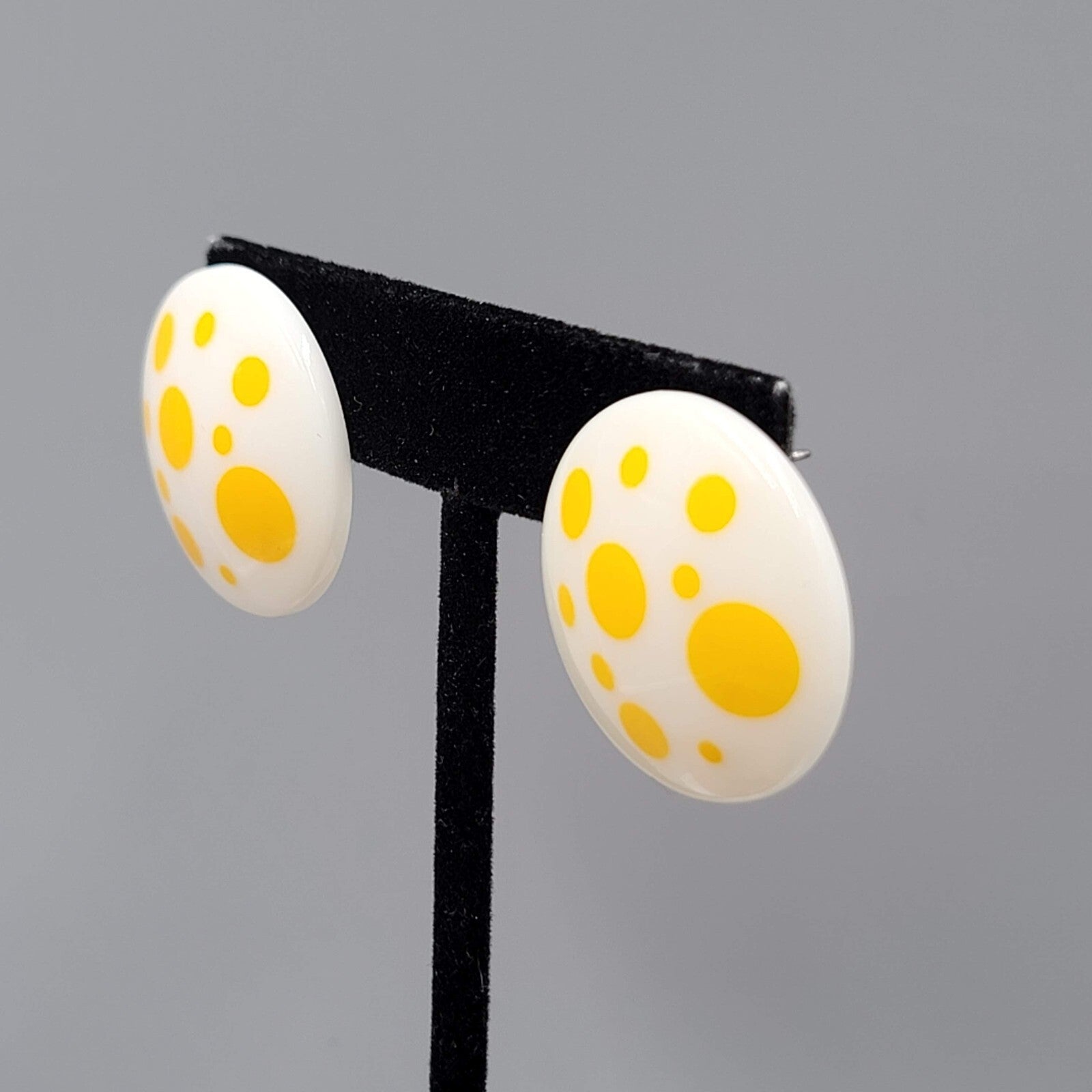 Vintage Pierced Earrings White Yellow Polka Dot 1"