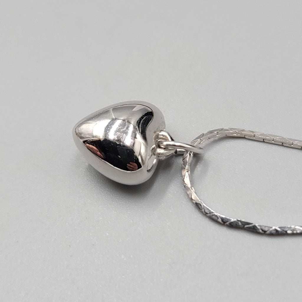 Vintage Puffy Heart Bracelet Silver tone Serpentine Chain 7"
