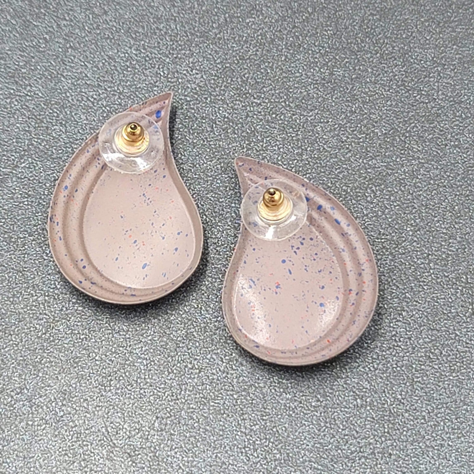 Vintage Pierced Earrings Purple Speckle Enamel Paisley Teardrop 1.5"