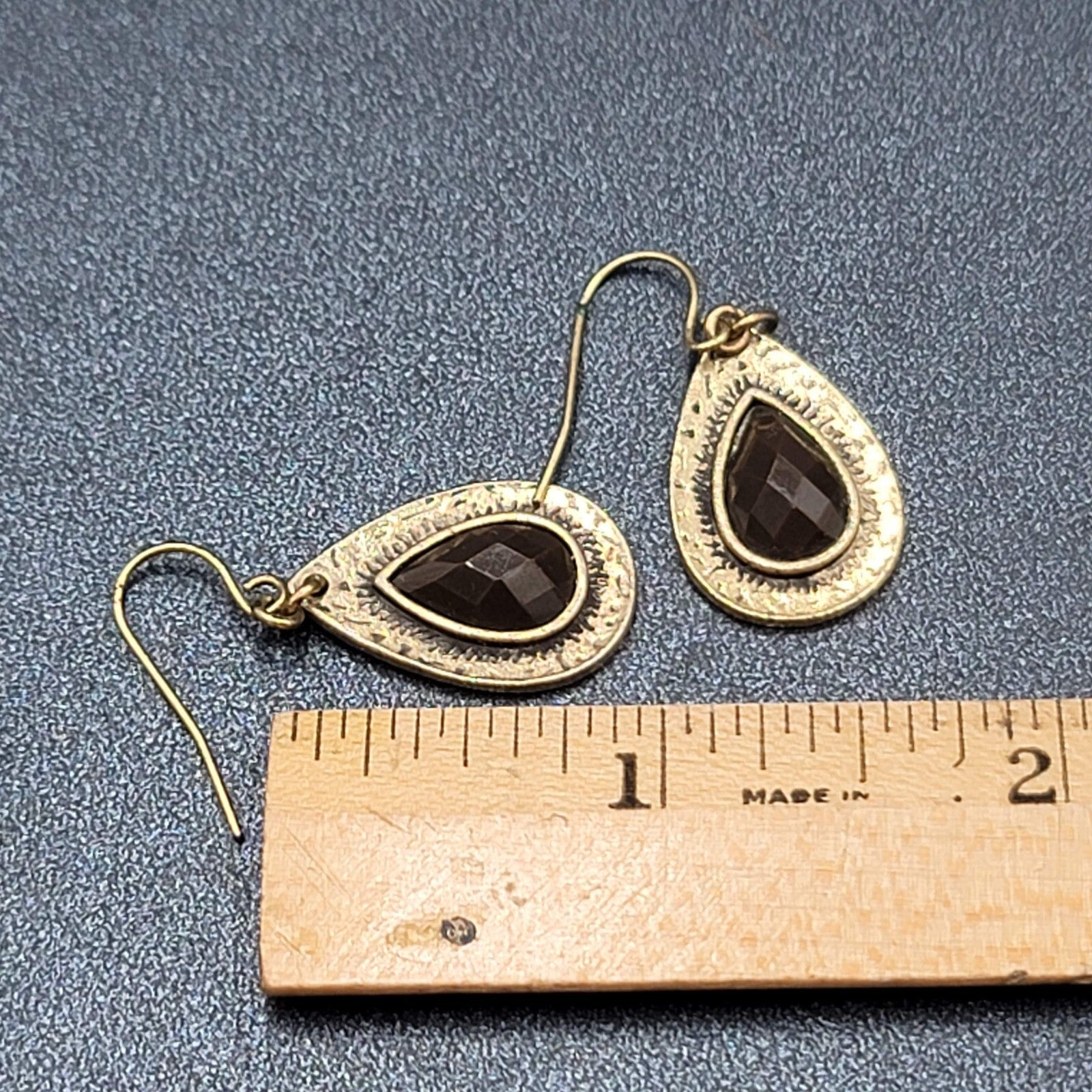 Pierced Earrings Antiqued Gold tone Teardrop Faceted Red Accent 1"