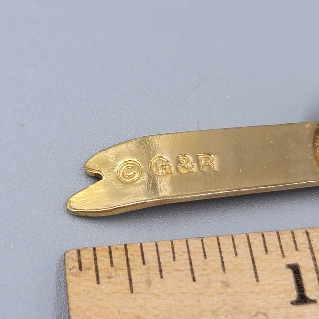 Vintage Ski Vail Beaver Creek Enamel Pin Badge Skier Skiing Travel Souvenir 1"