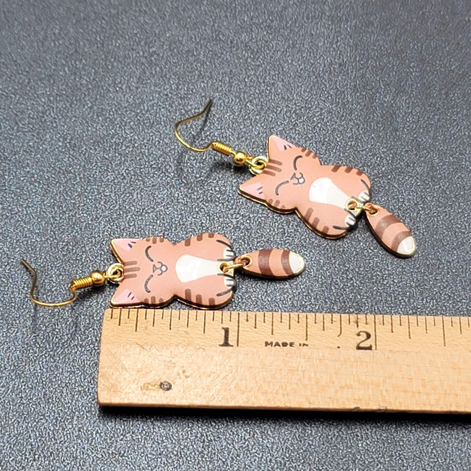 Tabby Kitty Cat Pierced Earrings Gold tone Dangle Tail 1.5"