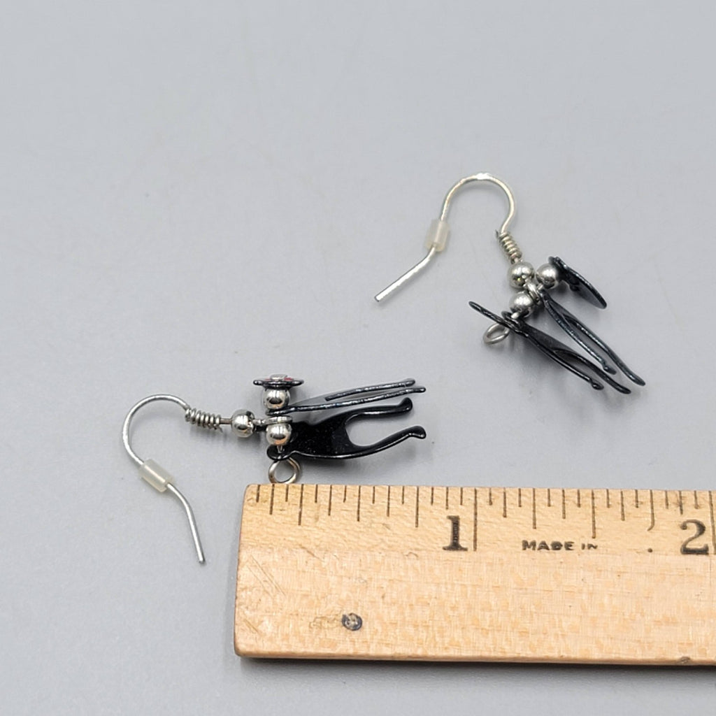 3D Black Cat Red Eyes Pierced Earrings Silver tone Dangle  3/4 in