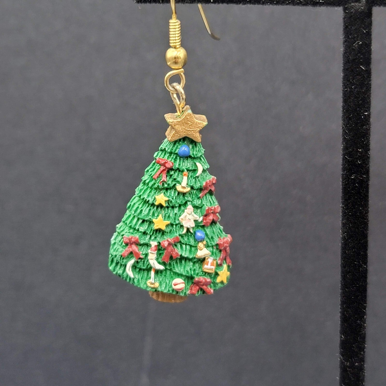Vintage Christmas Pierced Earrings Resin Christmas Tree Dangle 1.25"