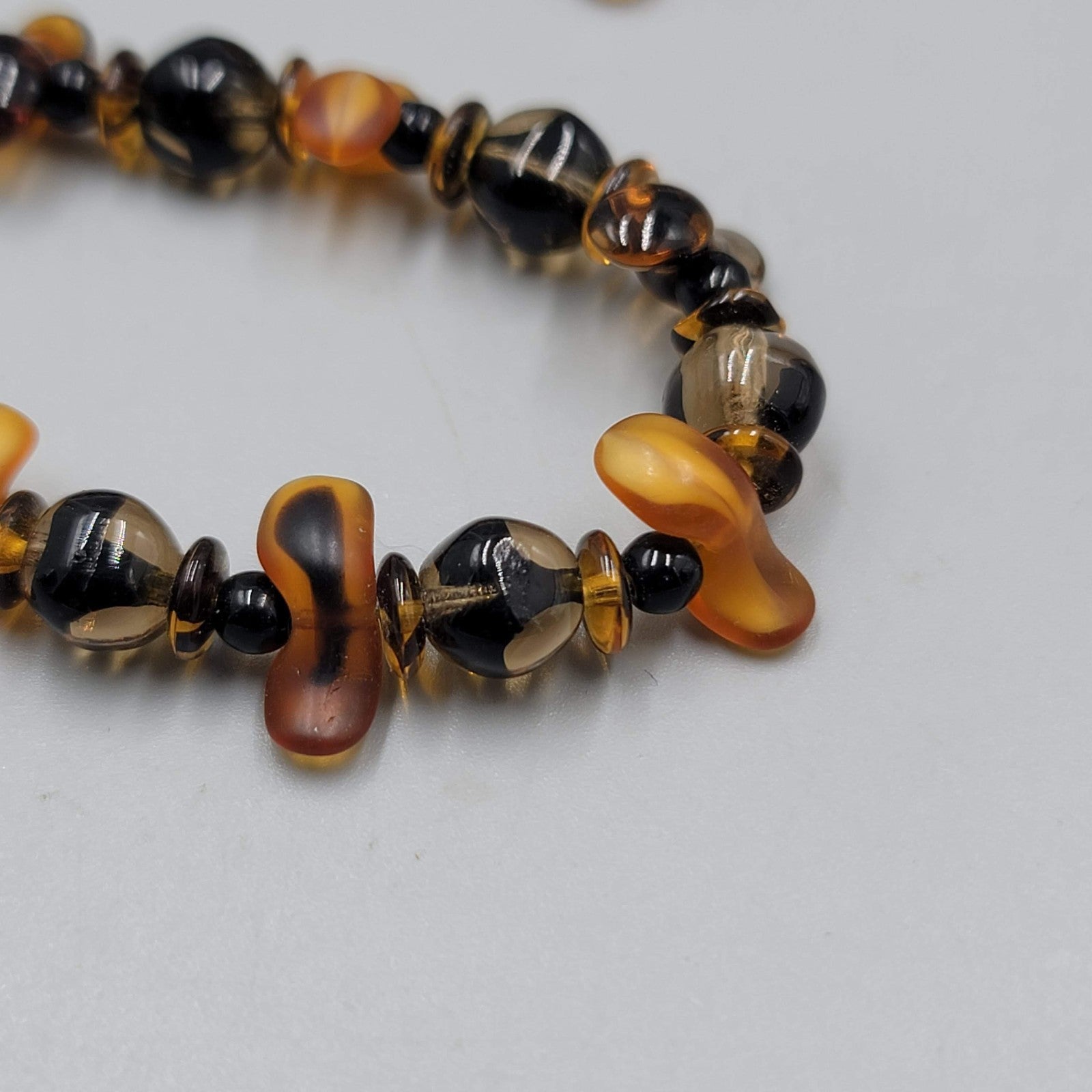 Varigated Brown Beaded Necklace Magnet Closure 17"