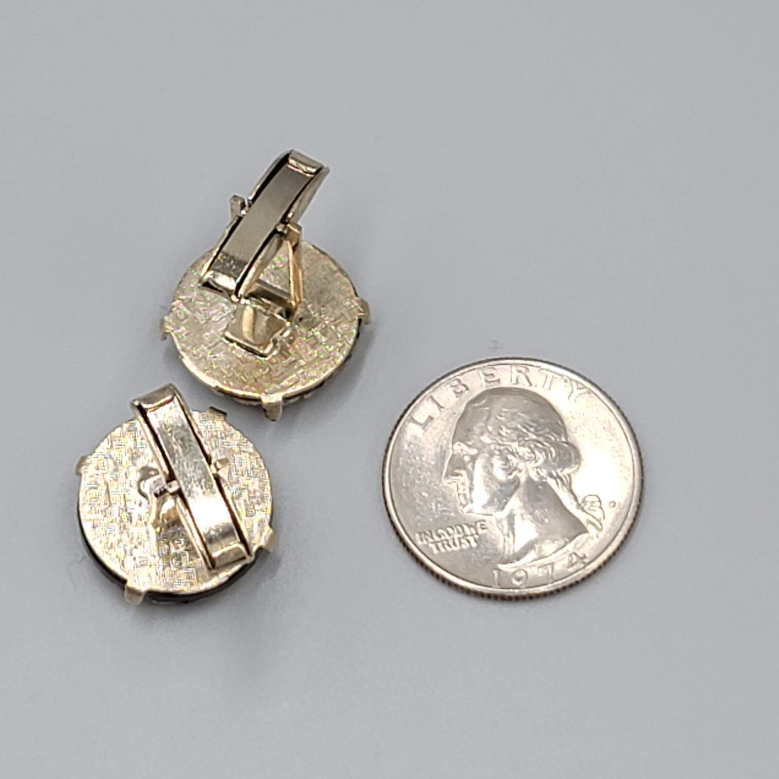 Vintage Gold tone  Mens Cufflinks Black Design Swirl Round Mens Jewelry 3/4"