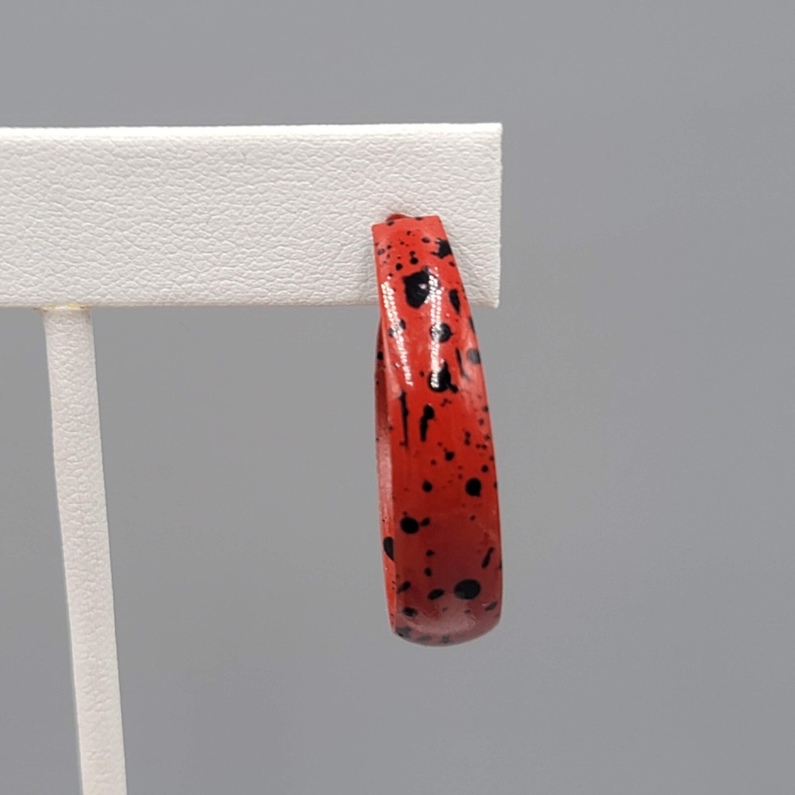 Vintage Red Black Splatter Enamel Hoops Pierced Earrings 1.25"
