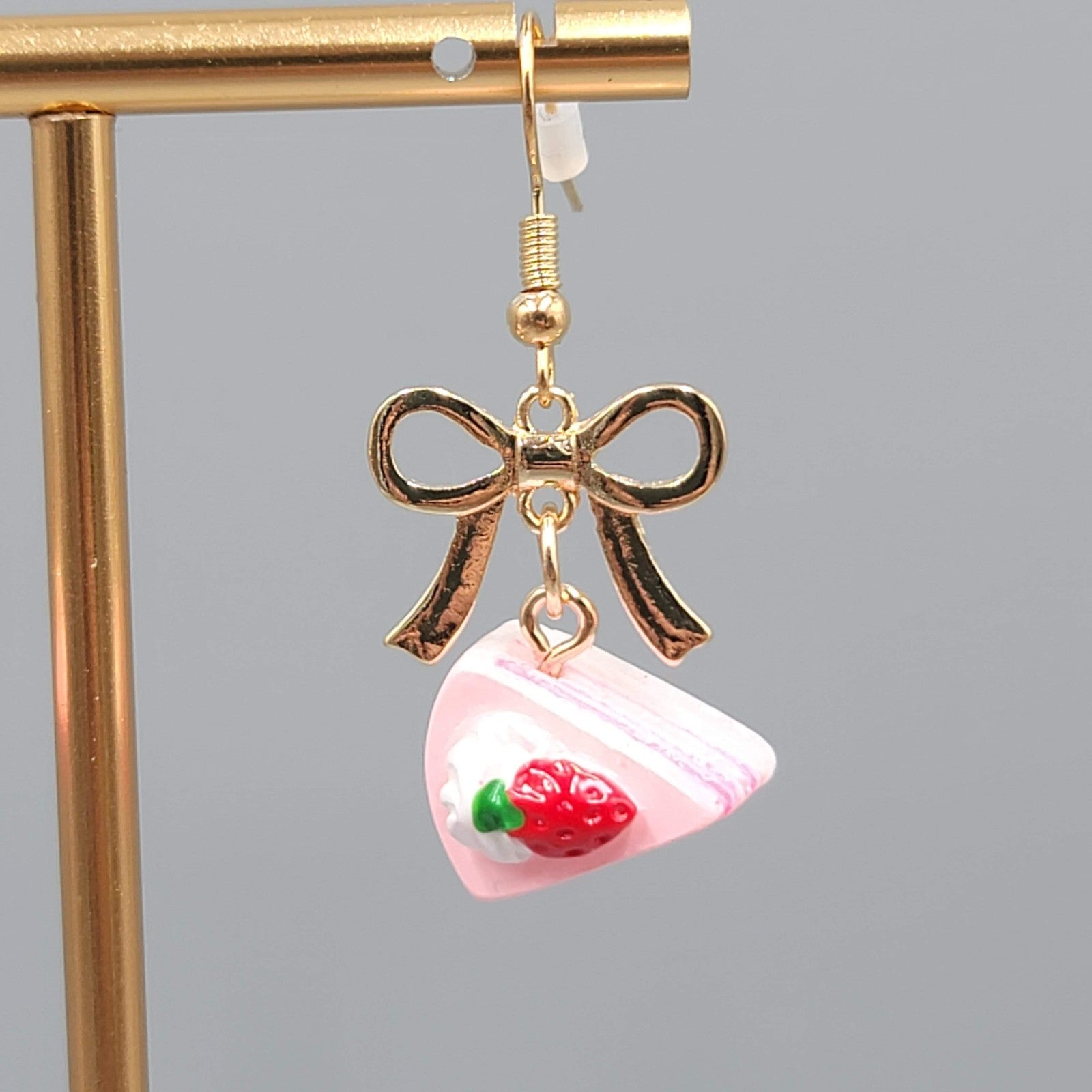Strawberry Shortcake Slice Pierced Earrings Dangle Bow Gold Tone Cake 1"