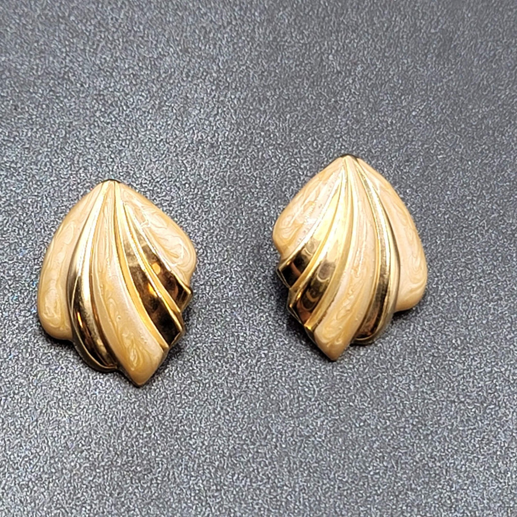 Vintage Pierced Earrings Gold tone Tan Swirl Enamel Drop 1.25" Lightweight