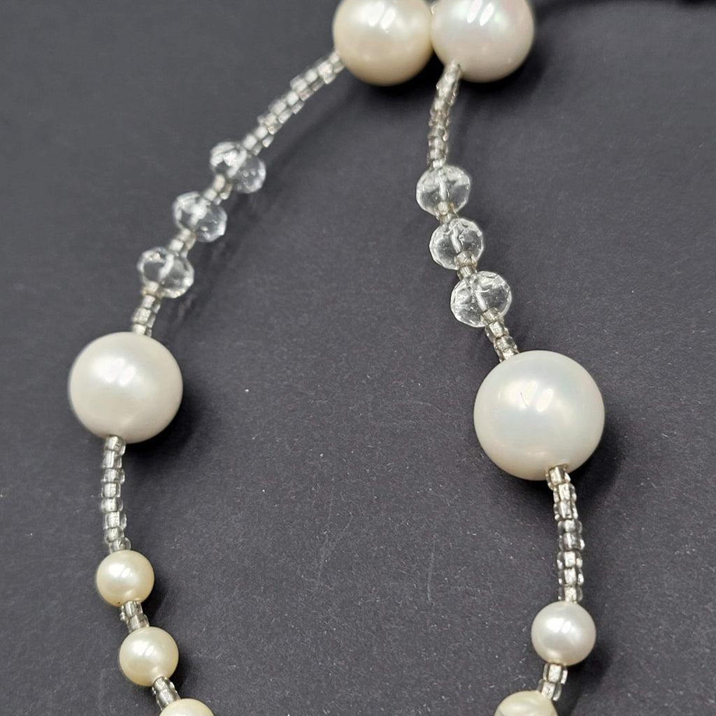 Necklace Clear and White Beaded Silver tone Faceted Teardrop Pendant 18"