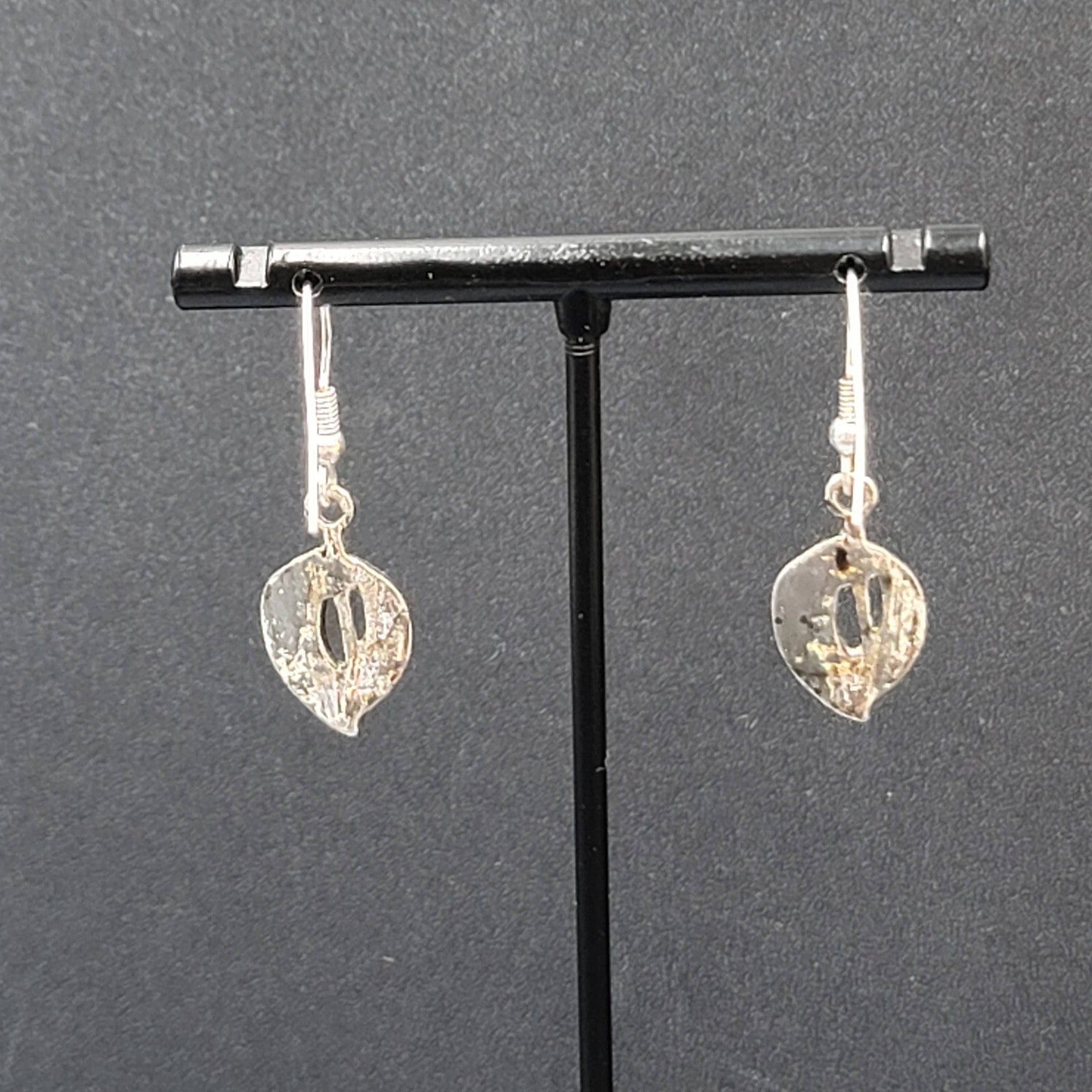 Pierced Earrings Silver tone Dangle Leaf Leaves 3/4"