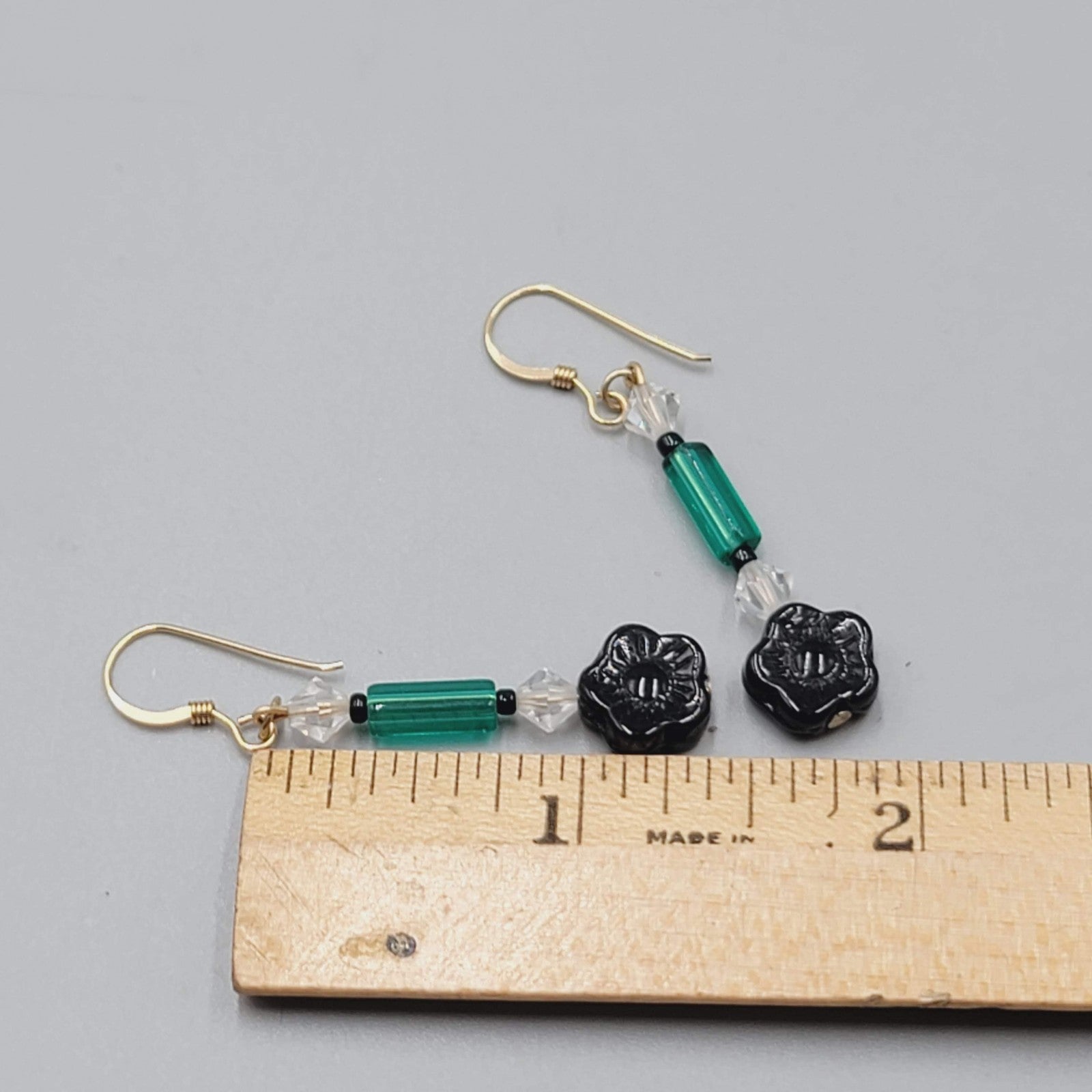 Beaded Dangle Pierced Earrings Gold tone Green Black Flower 1 3/8"
