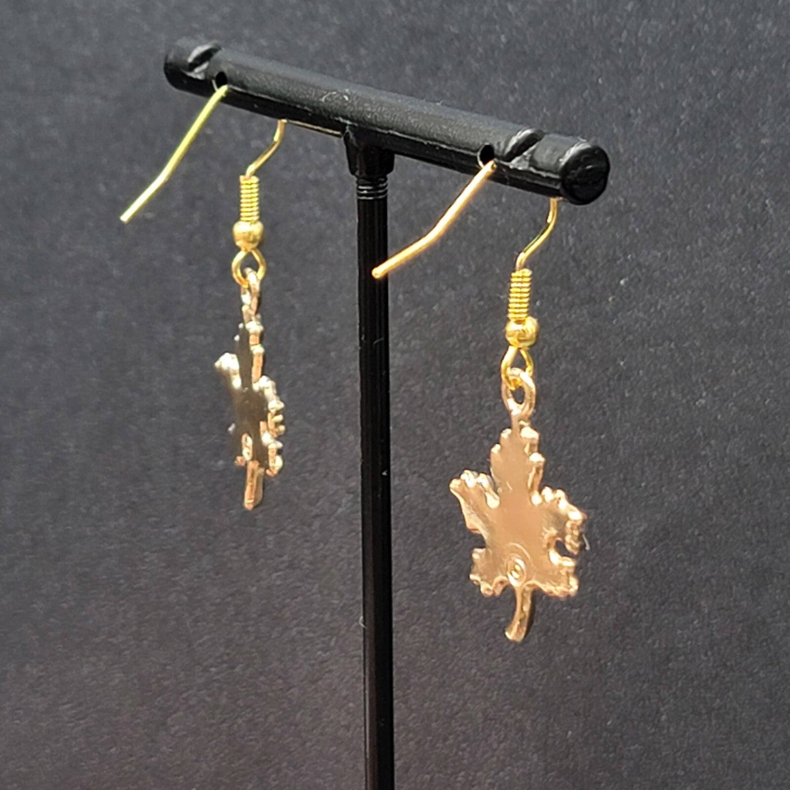 Leaf Pierced Earrings Gold tone Dangle 7/8"