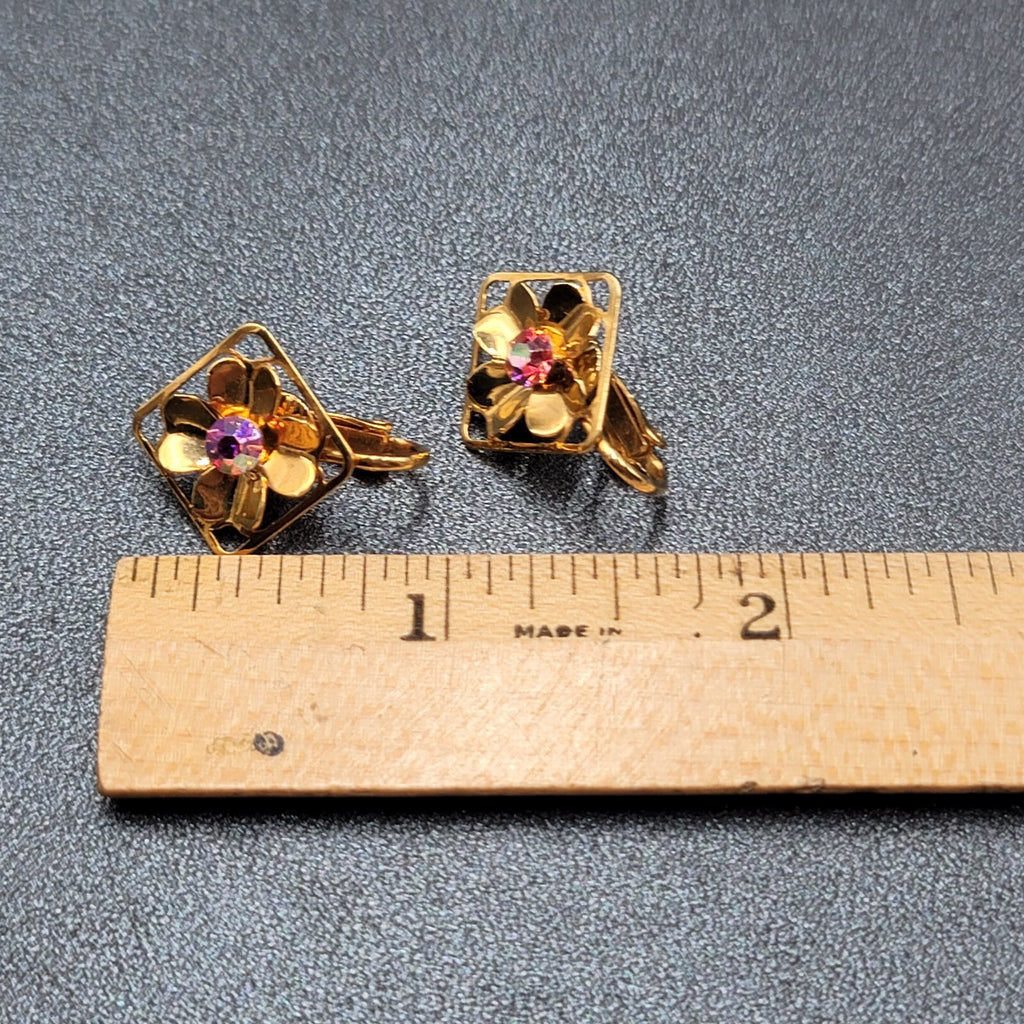 Vtg Clip on Earrings Gold tone Flower Aurora Borealis AB Rhinestone Studs 3/4"