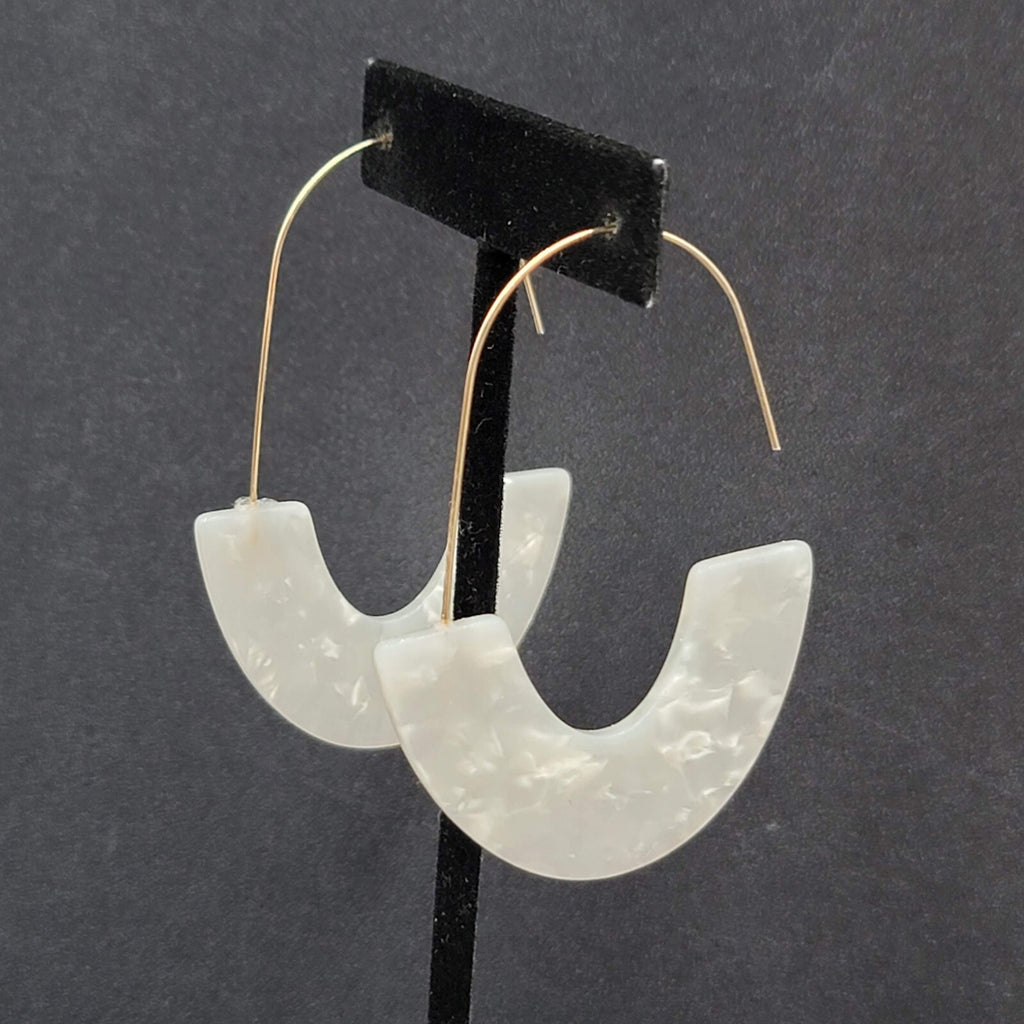 Pierced Earrings Gold tone Hook White Pearloid Resin Statement Dangle 2.75"