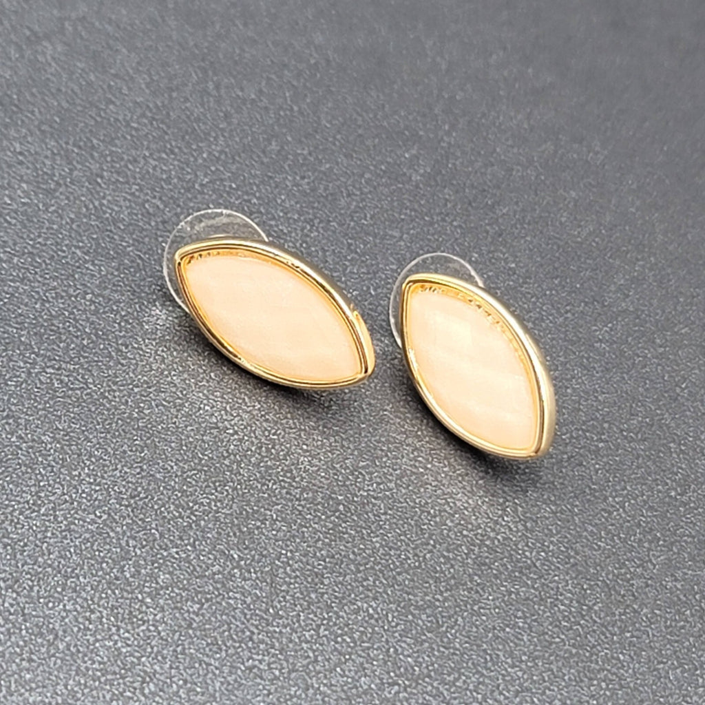 Vintage Pierced Earrings Gold tone Faceted Glitter Acrylic 3/4"