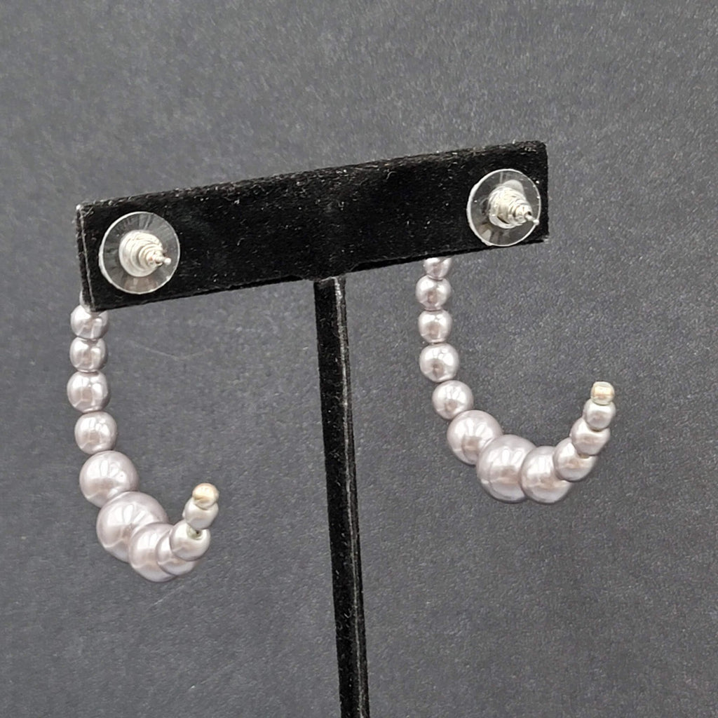 Pierced Earrings Graduated Imitation Gray Pearl Beads Hoops 1.75"