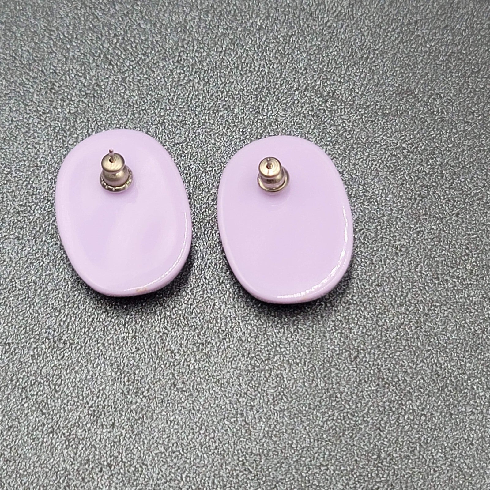 Vintage Pierced Earrings Acrylic Lavender Purple Wavy Drop 1"