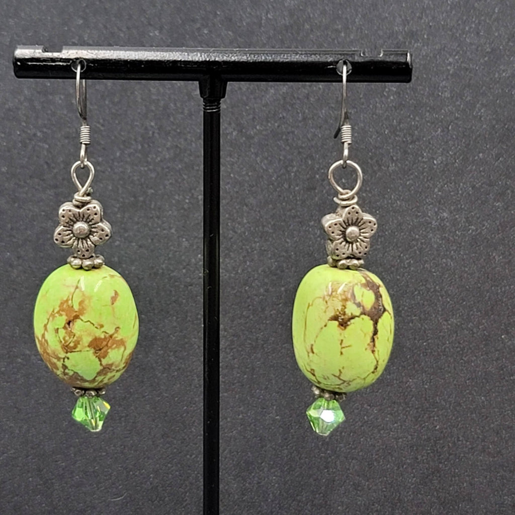 Pierced Earrings Silver tone Large Green Stone Bead Flower Dangle 1.75"