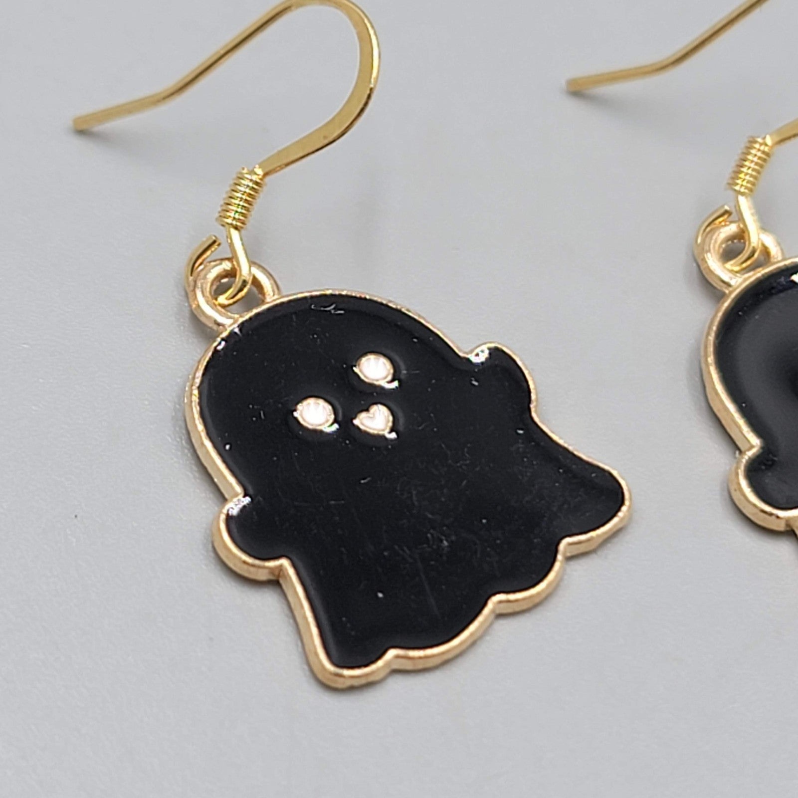 Black Enamel Ghost Pierced Earrings Dangle Gold tone Halloween Cute 7/8"