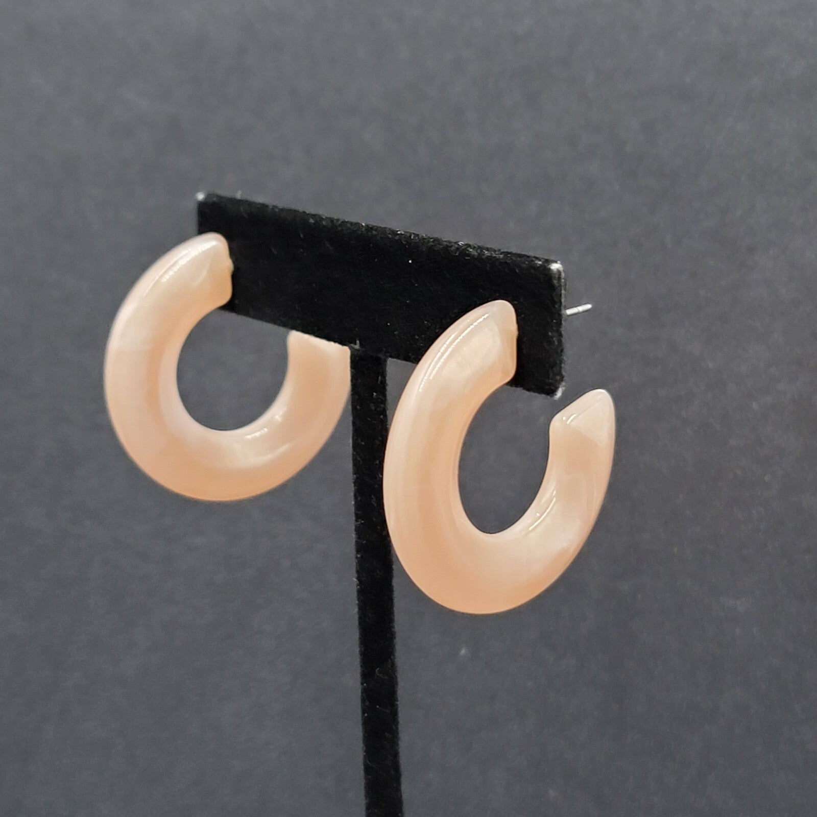 Pierced Earrings Lightweight Acrylic Marbled Round Hoops 1.25"