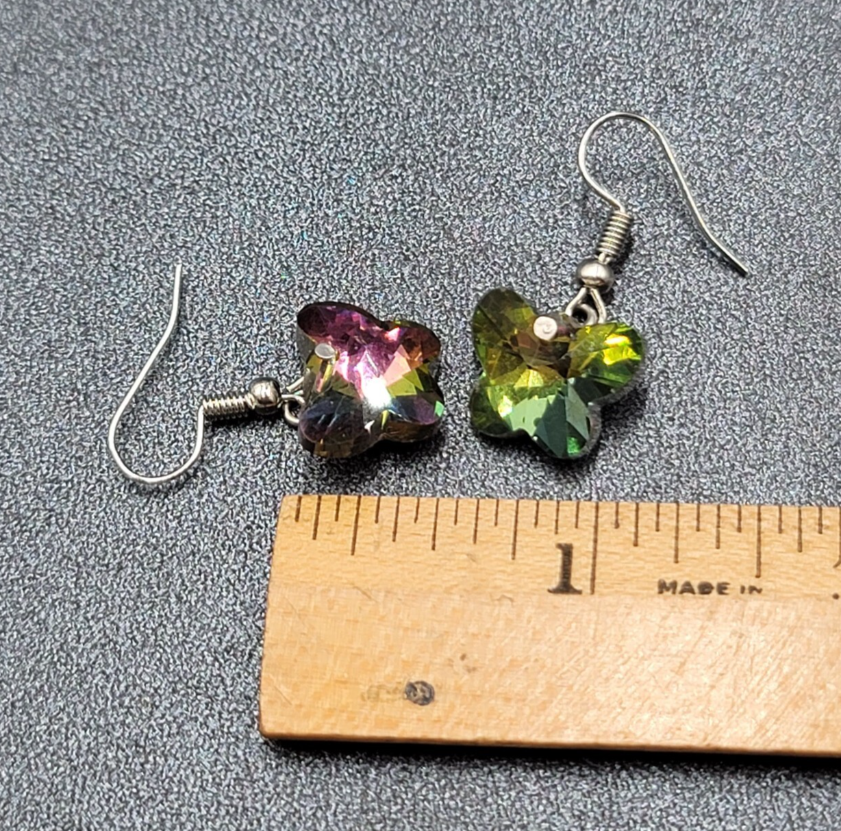 Pierced Earrings Silver tone Rainbow Heliotrope Butterfly Dangle Bead 1/2"