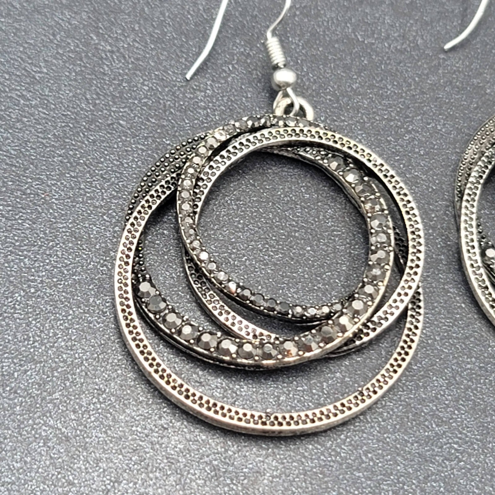 Pierced Earrings Black Metal Circle Hoops Dangle 1.75"