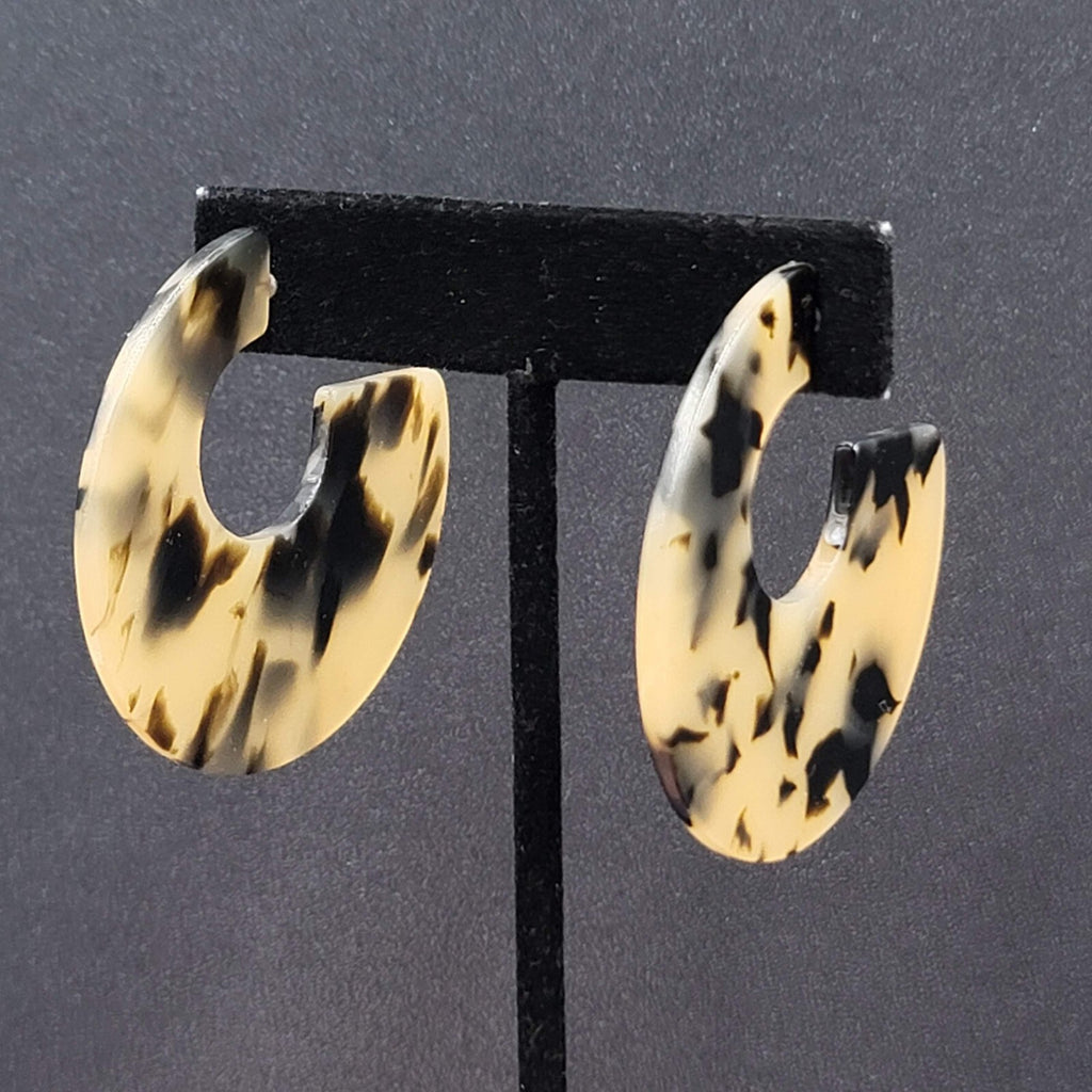 Pierced Earrings Large Acrylic Tortoise Wide Hoops Beige Brown 2"