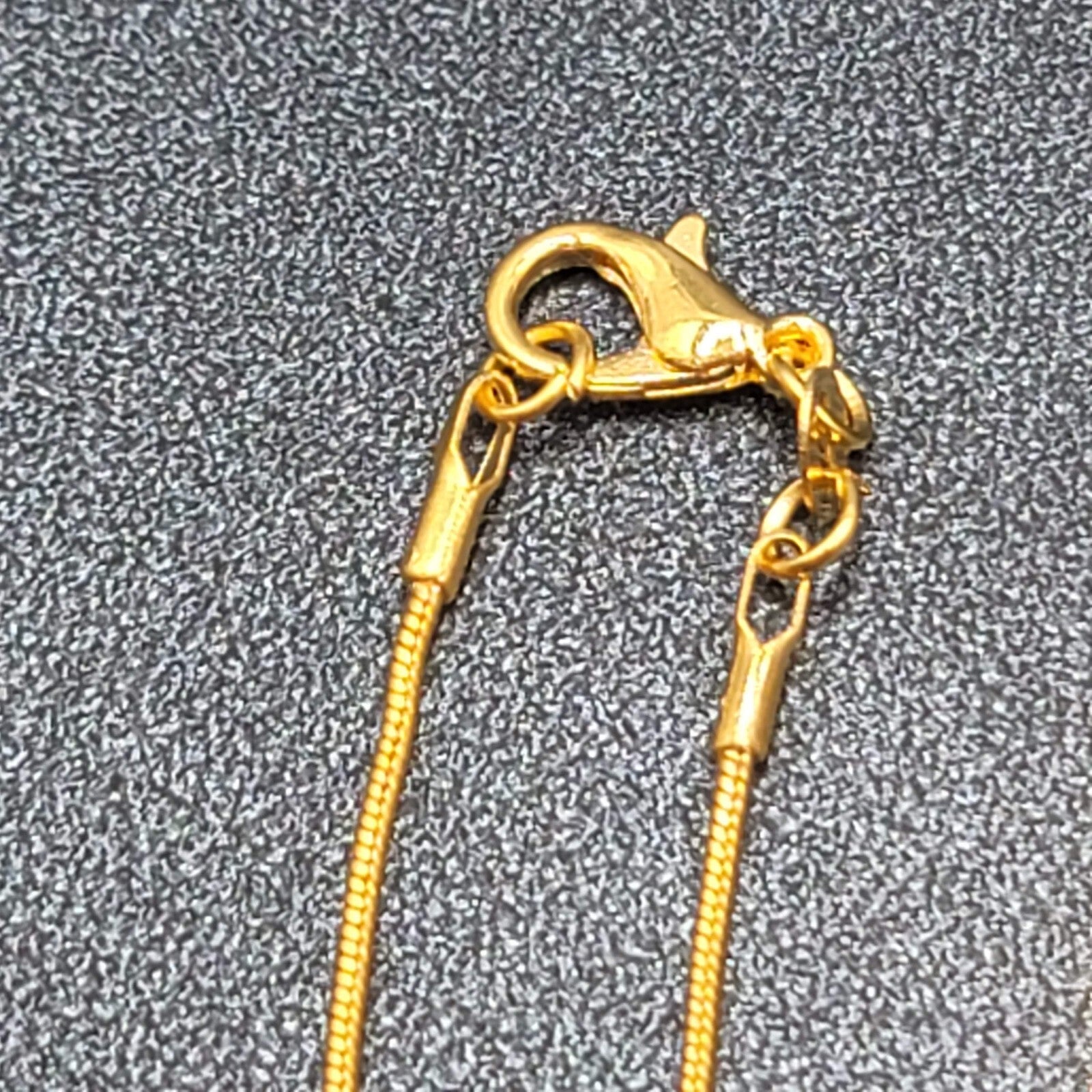 The FOOL Tarot Card Pendant Necklace Major Arcana Gold tone 18”.