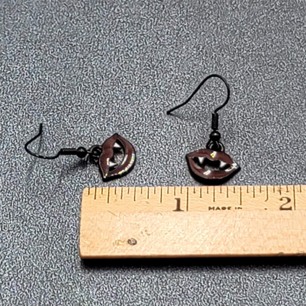New Pierced Earrings Black Red Enamel Vampire Lips Mouth 3/8"