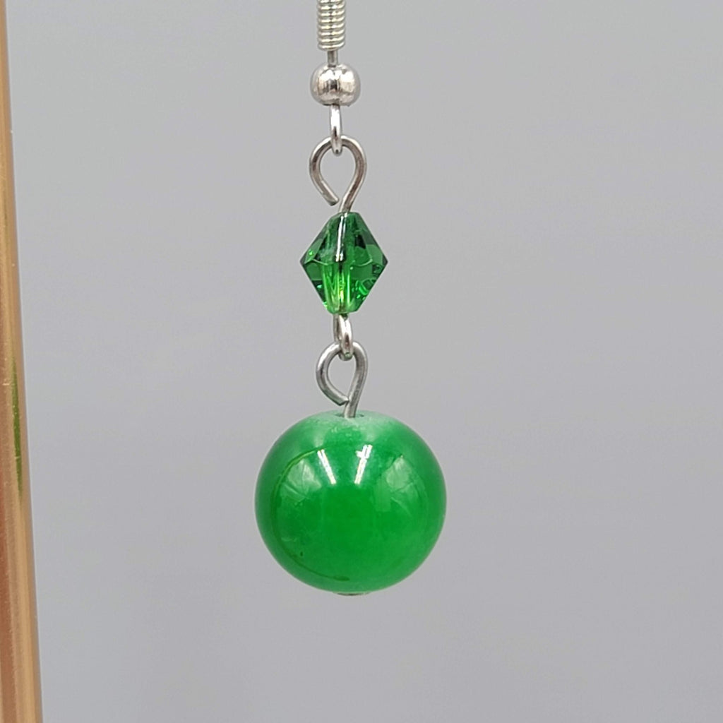 Green Glass Bead Pierced Earrings Silver tone Dangle 1.25 in