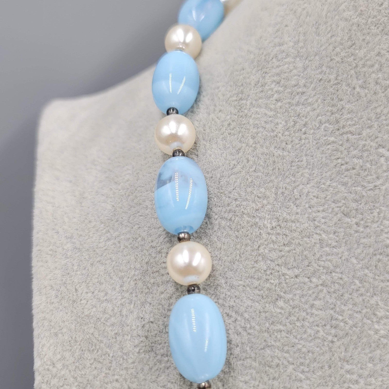 Vintage Swirl Blue Acrylic Necklace White Silver tone Beads 24 in
