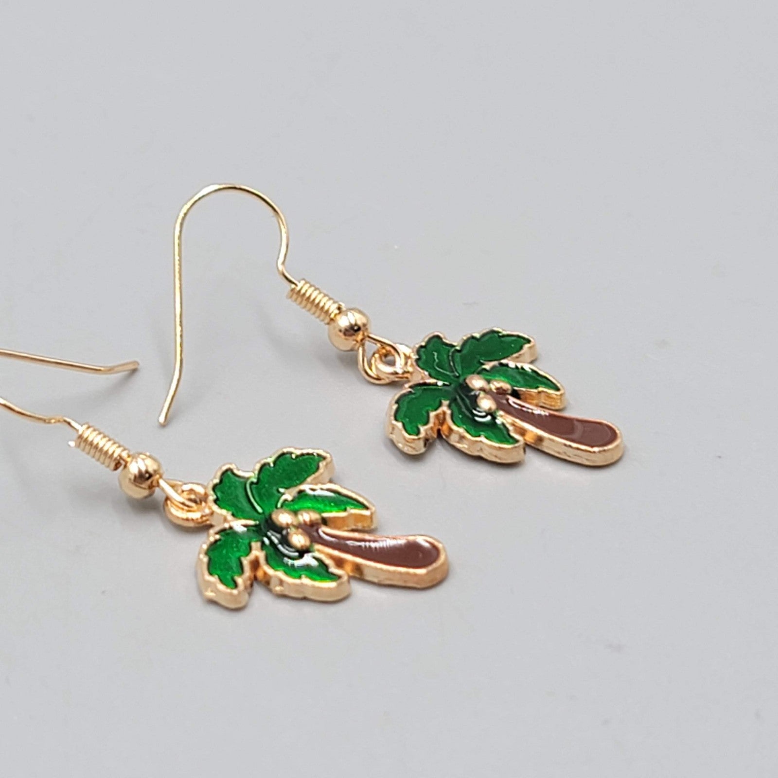 Enamel Palm Tree Pierced Earrings Gold tone Dangle Brown Trunk 3/4"