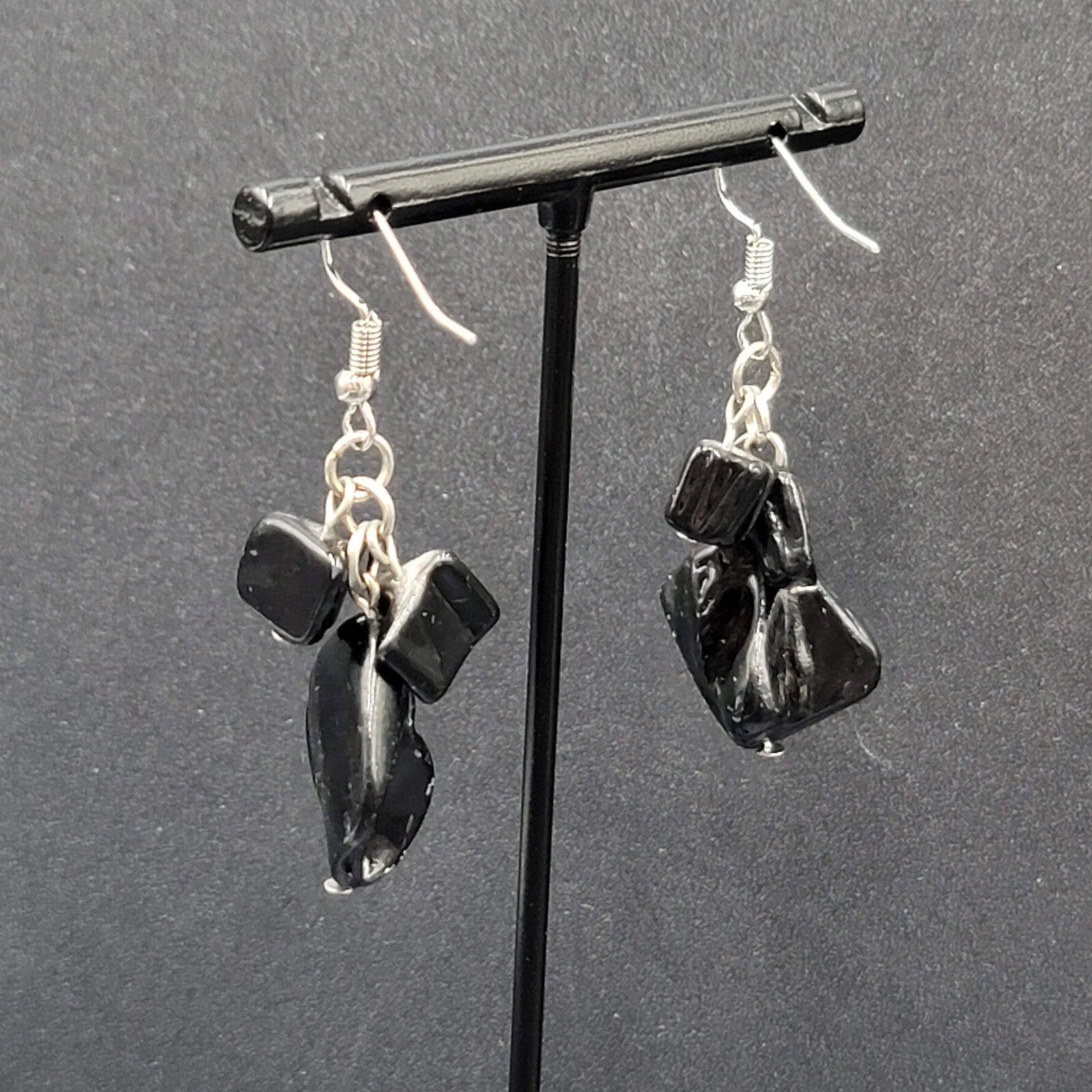 Pierced Earrings Silver tone Black Shell Dangle 1.5"