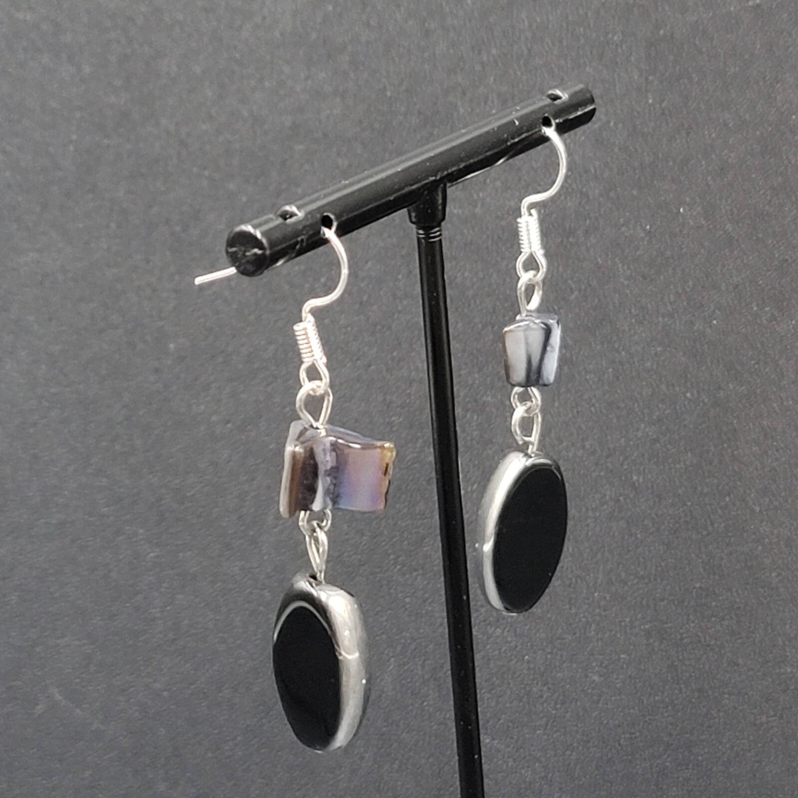 Pierced Earrings Silver tone Black Glass Bead Shell Beads Dangle 1.5"