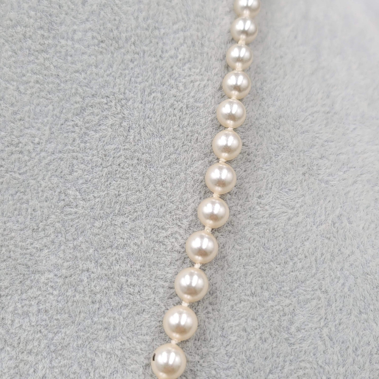 Vintage Graduated Faux Pearl Necklace Filigree Clasp Silver tone 20"