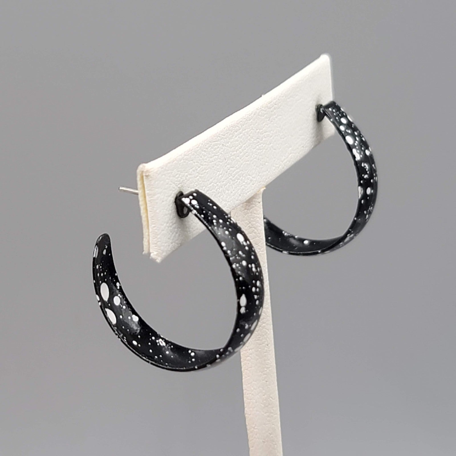 Black White Speckle Enamel Hoops Pierced Earrings 1 1/8 in