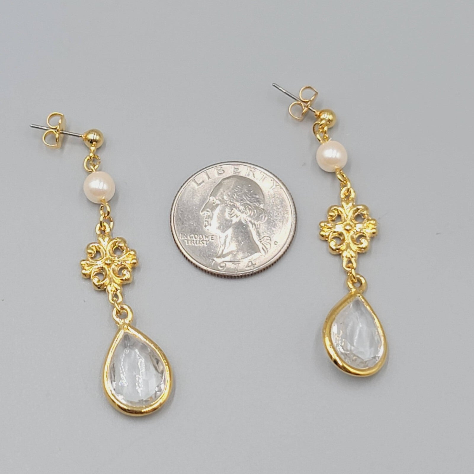 Pierced Earrings Gold tone Dangle Clear Glass Teardrop Fax Pearl Bead 2.25"