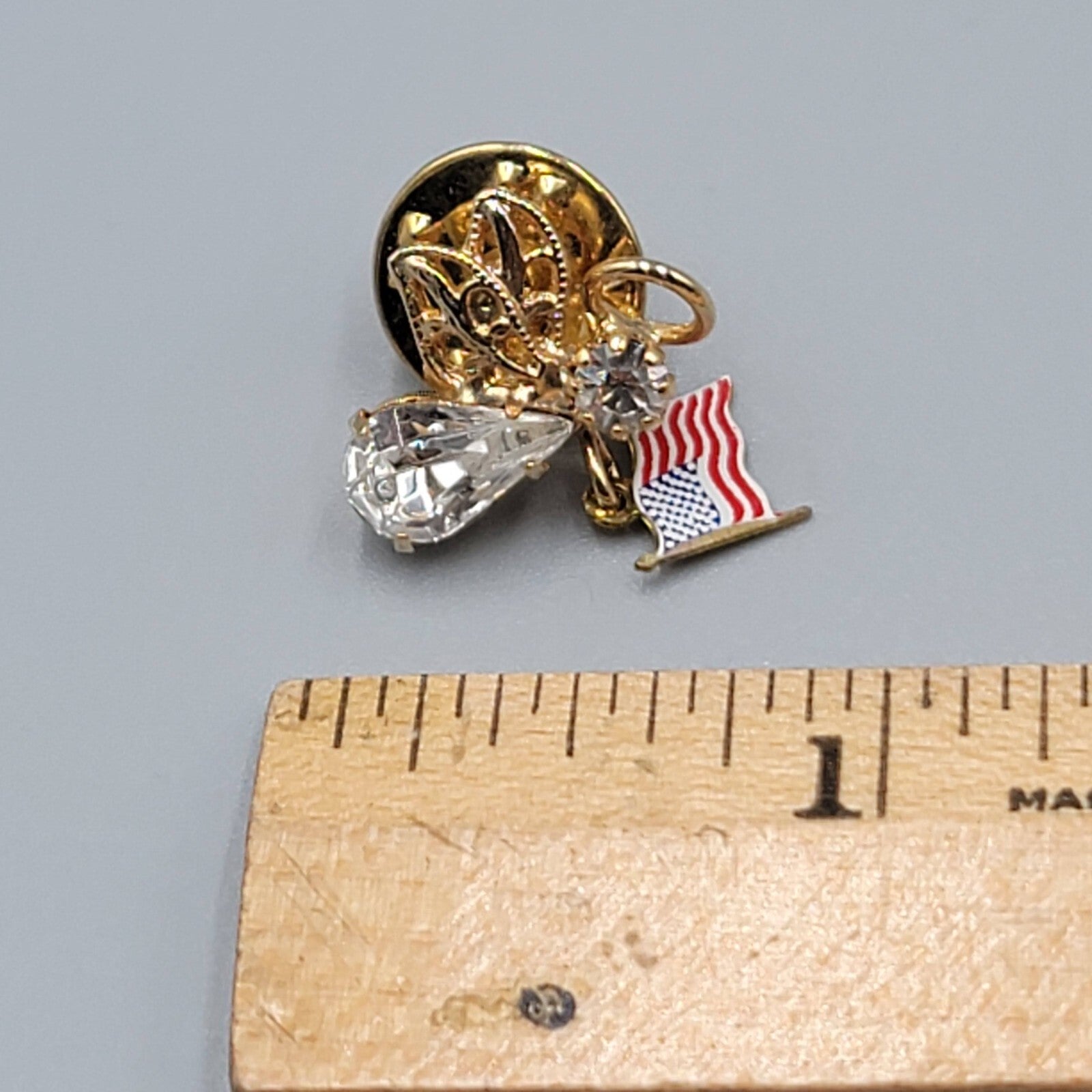 Vintage Angel Pin Patriotic USA Flag Gold tone 5/8"