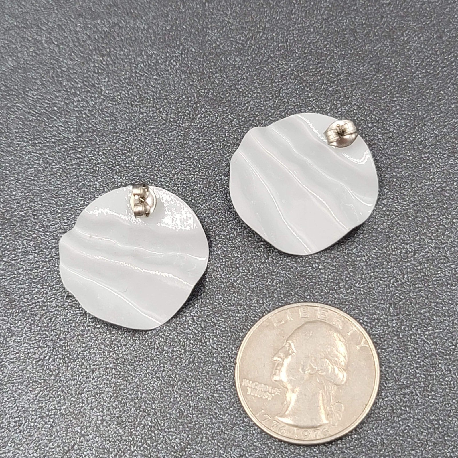 1980s Vintage Pierced Earrings Gray Enamel Crinkle Button Studs 1"