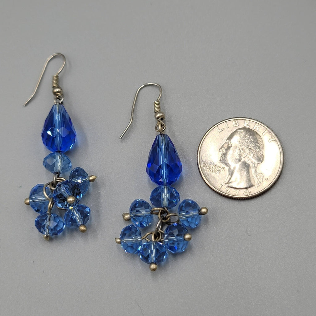Blue Faceted Glass Bead Pierced Earrings Cluster Dangle Silver tone 1.5"