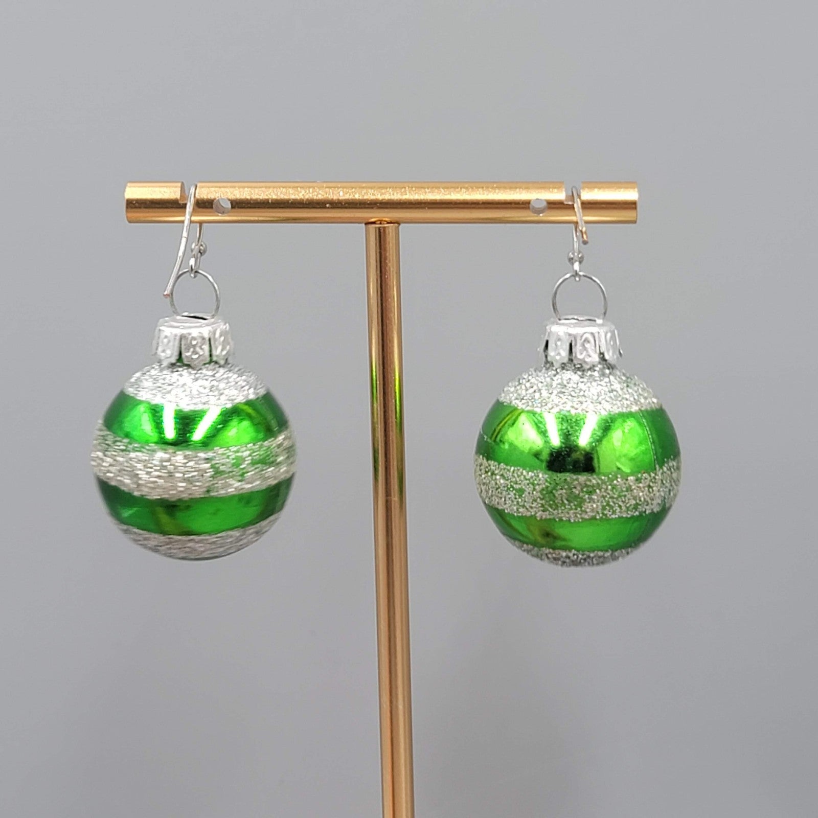 Christmas Green Glass Ornament Bulb Pierced Earrings Silver tone Dangle  1.25"