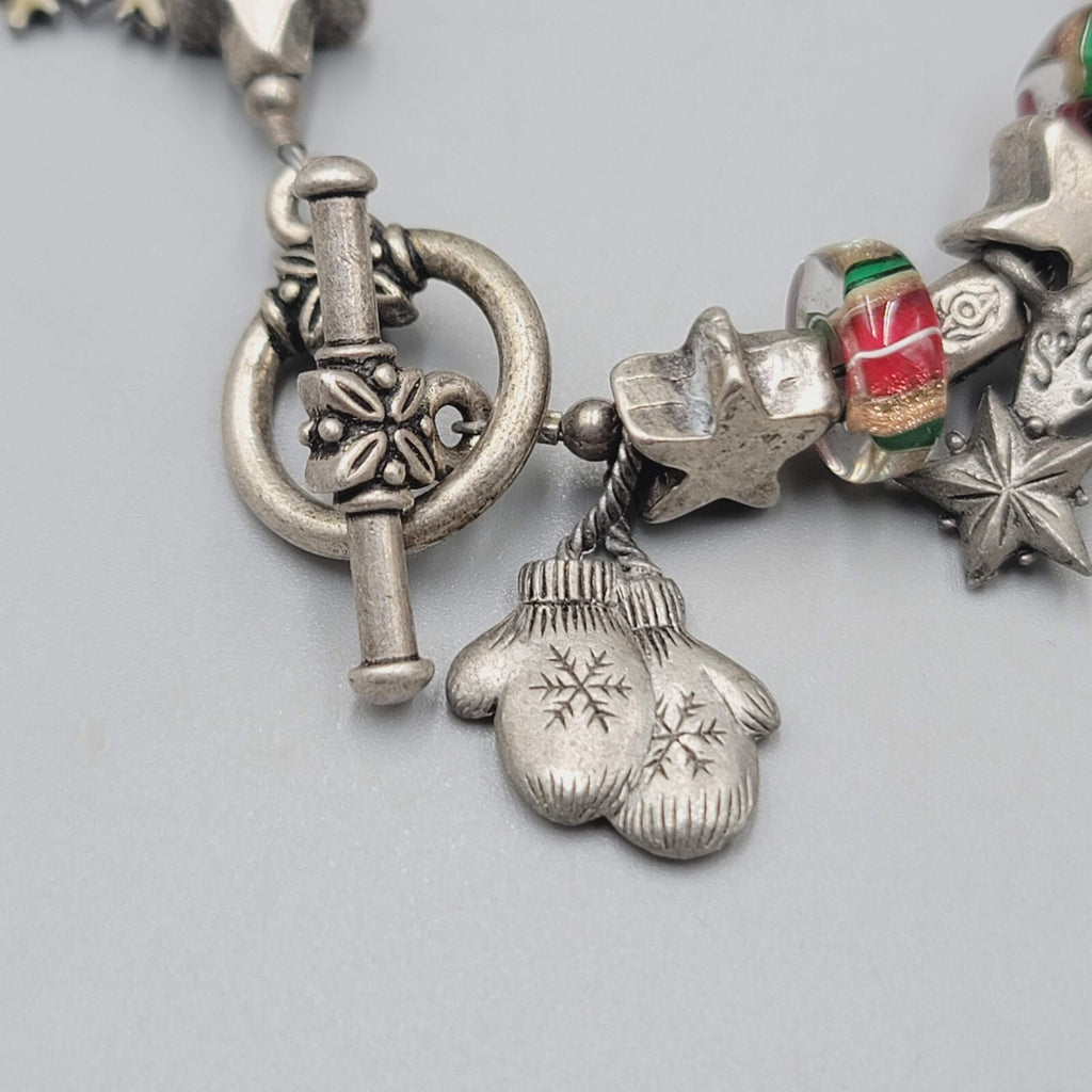 Christmas Charm Bracelet Gray Metal Toggle Closure Red Green Glass Beads 6.5"